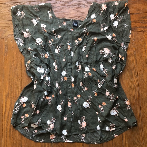torrid Tops - NWOT Torrid Green Floral Ruffle Button Down Top